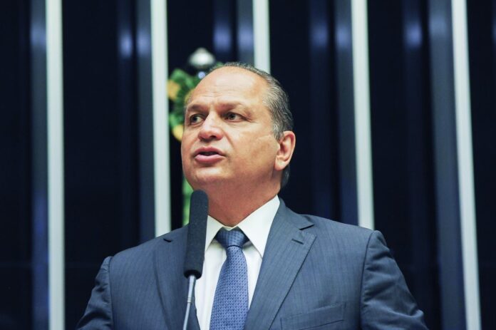 volta-de-ex-lider-de-bolsonaro-a-camara-abre-disputa-na-sigla-de-lira