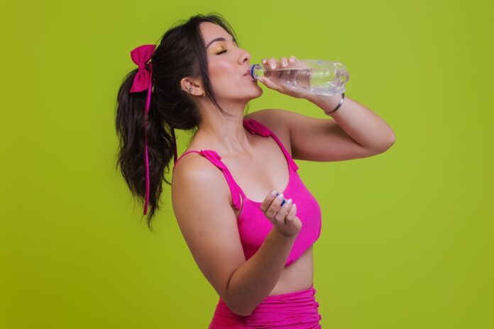 alem-da-agua,-3-bebidas-“eficazes”-para-hidratar-e-repor-nutrientes