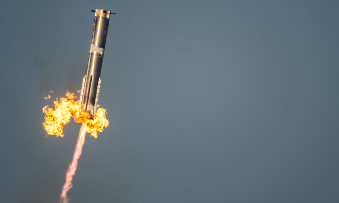 foguete-da-spacex-explode-apos-lancamento-no-texas