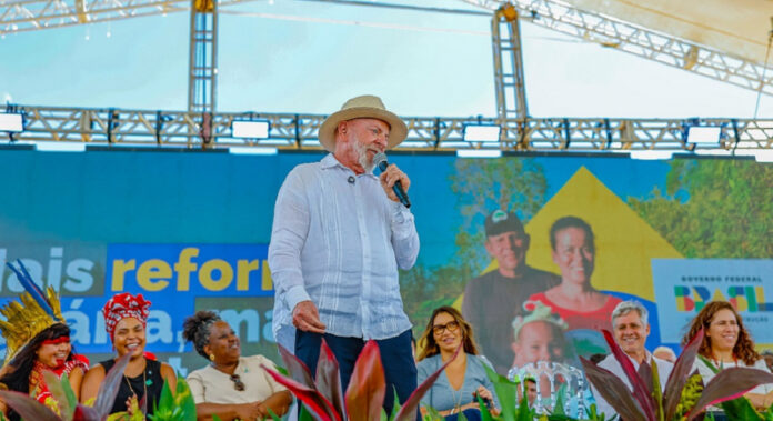lula-promete-que-‘ano-que-vem,-vai-crescer-pib,-salario-minimo,-renda,-distribuicao-de-terra’