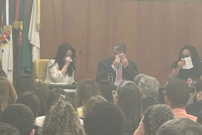 choro-de-tarcisio-e-oracao-marcam-homenagem-a-1a-dama-na-camara
