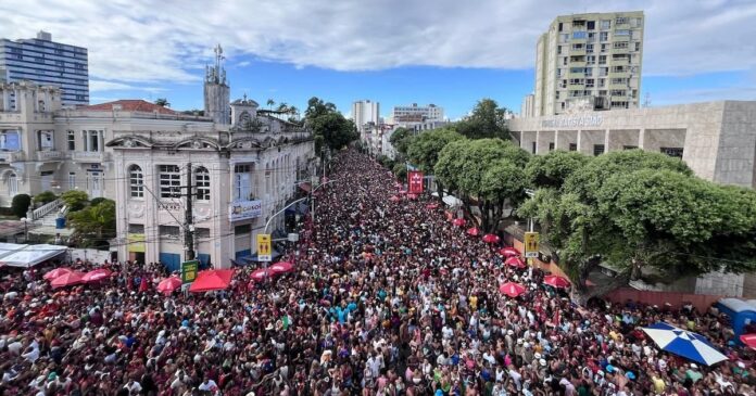 salvador-registra-recorde-historico-de-passageiros-internacionais-durante-o-carnaval