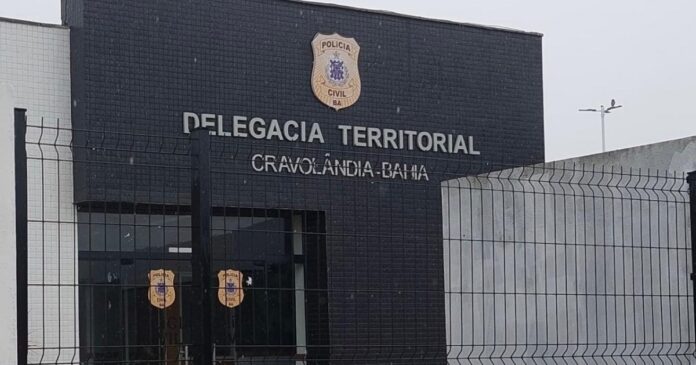 policia-civil-da-bahia-cumpre-mandado-e-apreende-arma,-drogas-e-dinheiro-em-cravolandia