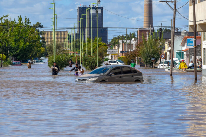 sobe-para-13-o-numero-de-mortos-por-tempestade-em-cidade-portuaria-na-argentina