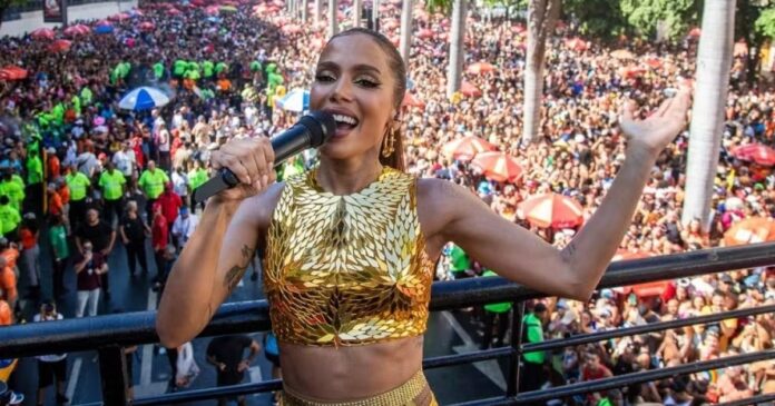 video:-anitta-ajuda-a-prender-ladrao-durante-seu-bloco-no-centro-do-rio