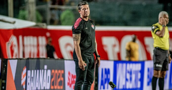 “essa-energia-tem-que-ser-diaria”,-afirma-carpini-sobre-impeto-do-vitoria