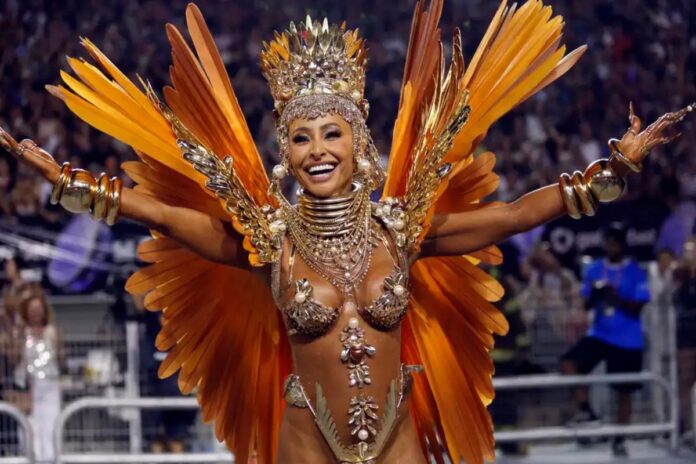 desfile-das-campeas-do-carnaval-de-sp-levanta-o-anhembi.-veja-imagens