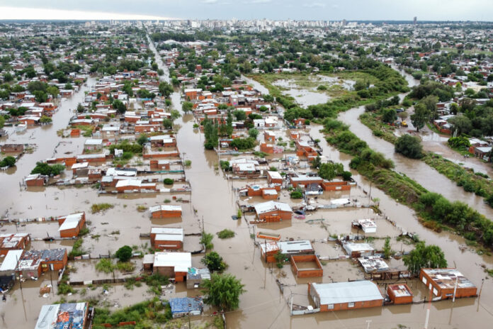 enchentes-na-argentina-deixam-ao-menos-16-mortos-e-us$-400-milhoes-em-danos