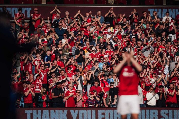 federacao-inglesa-multa-nottingham-forest-por-publicacao-contra-a-arbitragem