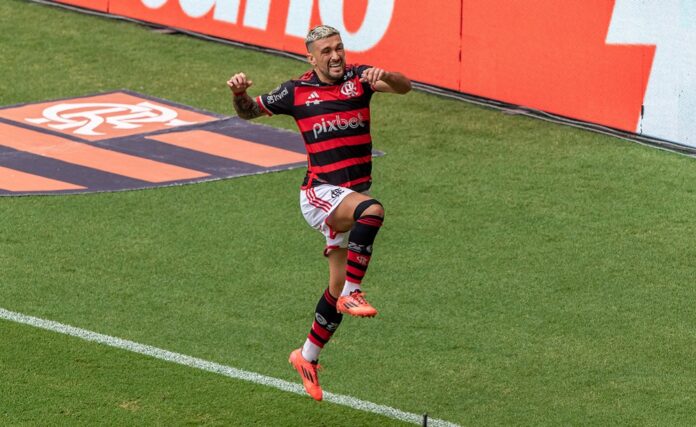 escalacao-do-flamengo:-filipe-luis-define-time-para-enfrentar-o-fluminense