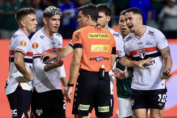 sao-paulo-ameca-deixar-o-paulistao-de-2026-de-lado-apos-penalti-polemico-para-o-palmeiras