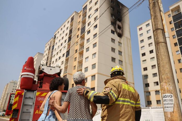 morte-de-casal-e-bebe:-homem-que-impermeabilizou-sofa-vira-reu