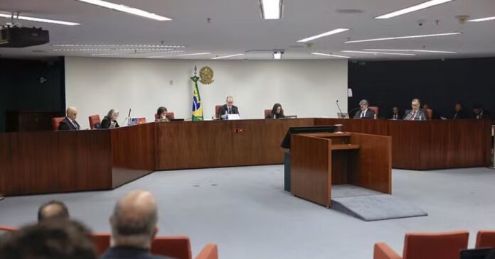 ministros-do-stf-receberam-hd-e-estudam-material-da-trama-golpista-ha-uma-semana