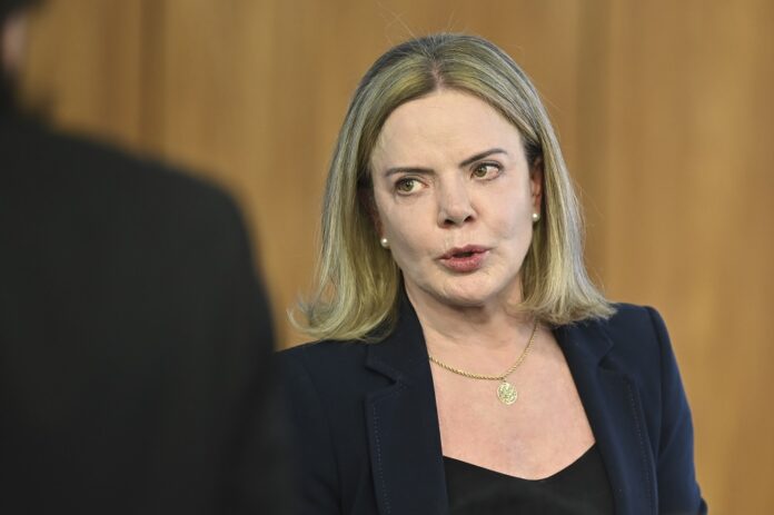 gleisi-hoffmann-afirma-que-proposta-de-isencao-do-ir-sera-apresentada-na-proxima-semana