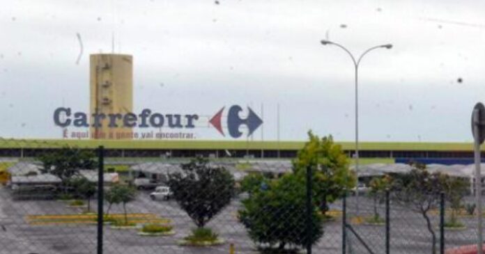 carrefour-e-condenado-a-pagar-r$-28,5-mil-a-mulher-vitima-de-sequestro-relampago-em-estacionamento