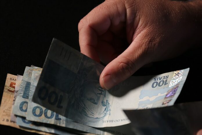 divida-publica-bruta-do-brasil-apresenta-queda-de-75,3%-em-relacao-ao-pib