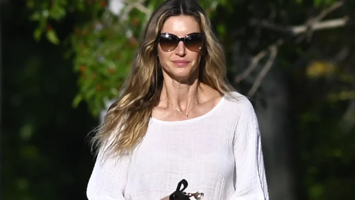 gisele-bundchen-e-vista-pela-primeira-vez-com-o-filho-apos-dar-a-luz