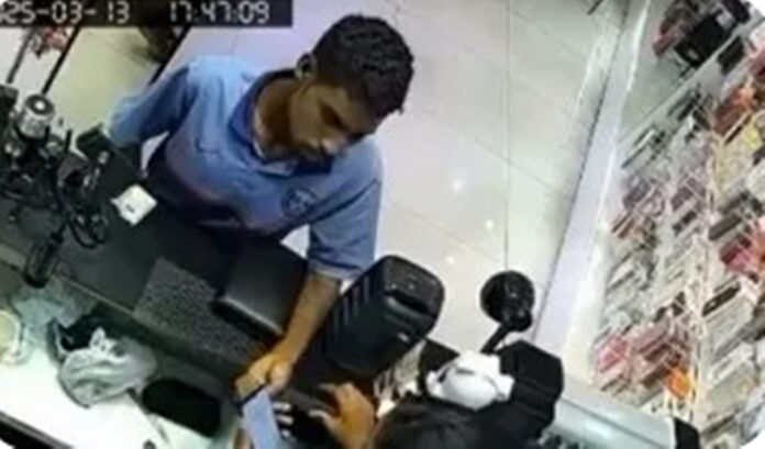 homem-e-preso-se-masturbando-no-balcao-em-frente-a-funcionaria-de-loja