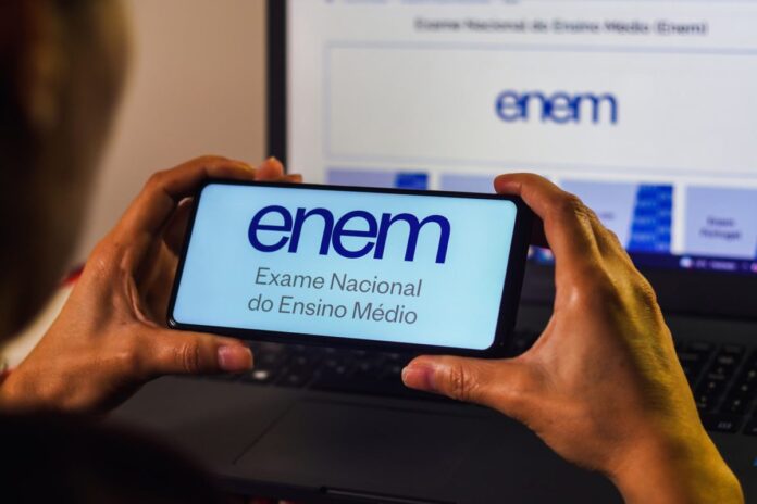 enem-2024:-inep-divulga-espelhos-das-redacoes-para-consulta