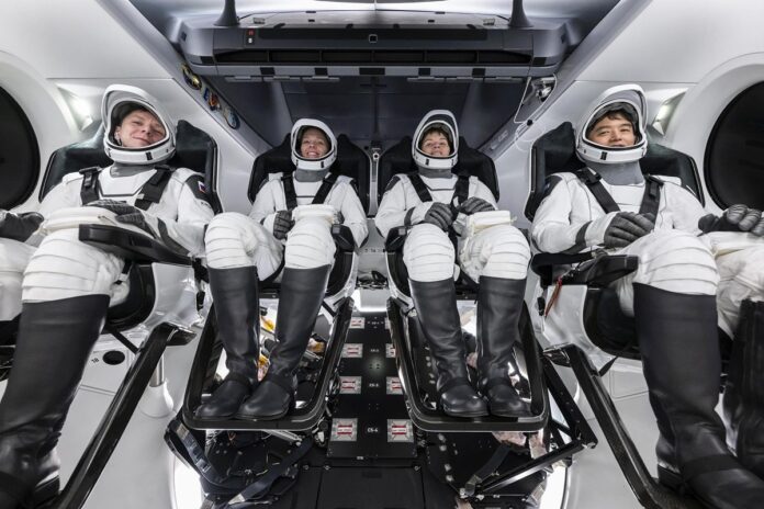 nasa-antecipa-retorno-de-astronautas-“presos”-para-terca-feira-(18/3)