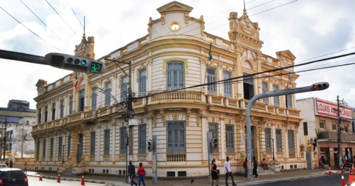mp-ba-recomenda-retomada-de-obras-de-creches-e-pre-escolas-em-feira-de-santana
