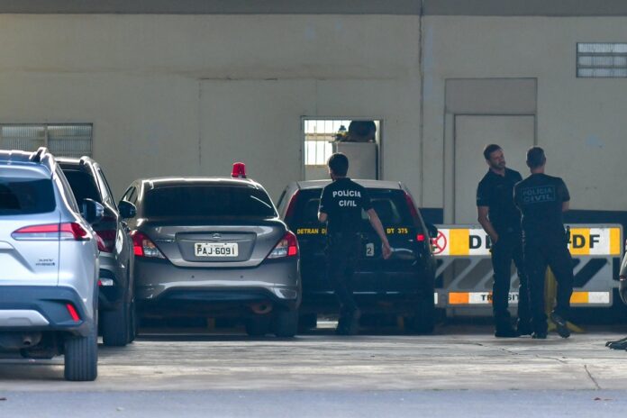 detran:-veja-salario-de-servidores-que-cobravam-para-liberar-documento