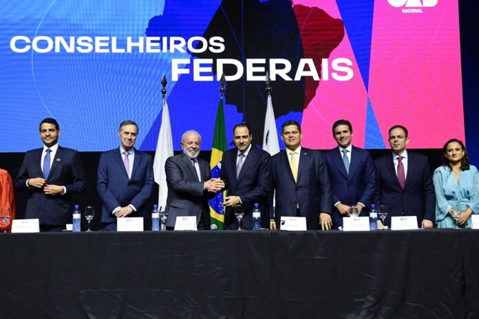 em-posse-de-presidente-da-oab,-lula-homenageia-rubens-paiva