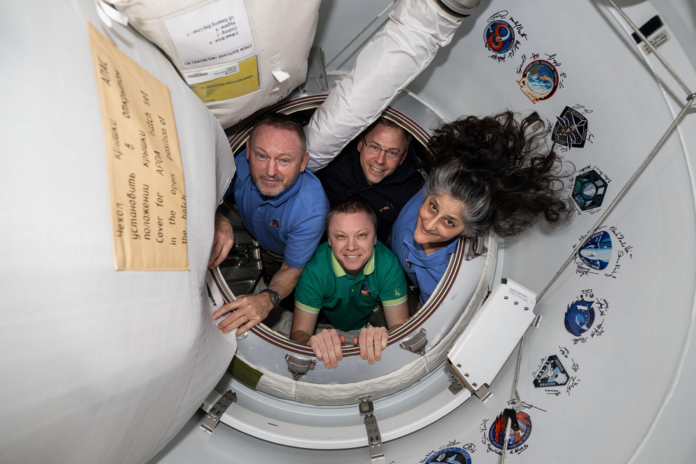astronautas-retornam-a-terra-apos-nove-meses-presos-na-estacao-espacial-internacional