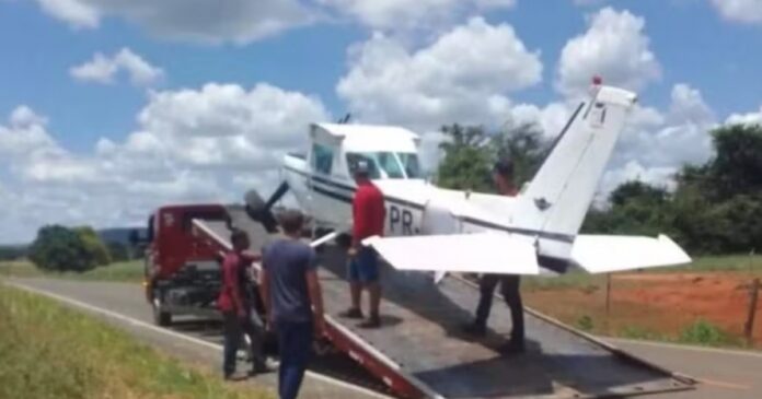 aviao-de-pequeno-porte-faz-pouso-forcado-em-trecho-de-rodovia-no-oeste-baiano