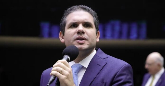 presidente-da-camara-declara-que-nao-existem-exilados-politicos-do-brasil
