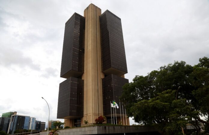 juros-vao-subir-mais-–-a-culpa-de-quem?