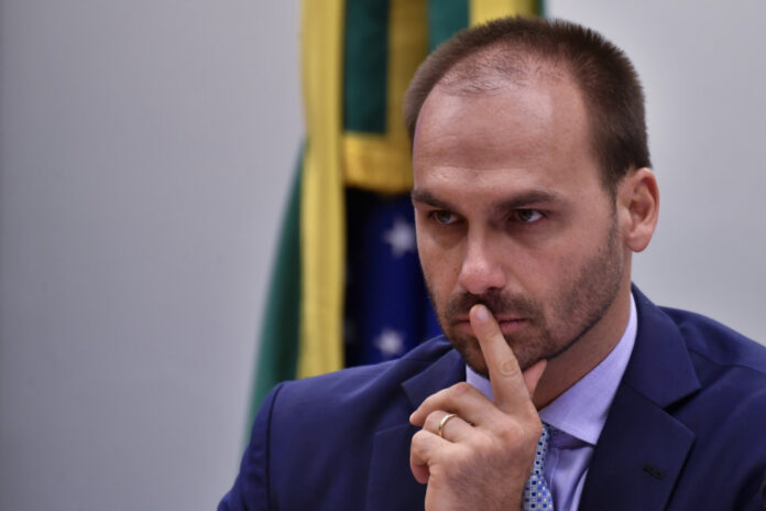 deputado-dos-eua-apoia-eduardo-bolsonaro-e-propoe-sancoes-contra-alexandre-de-moraes