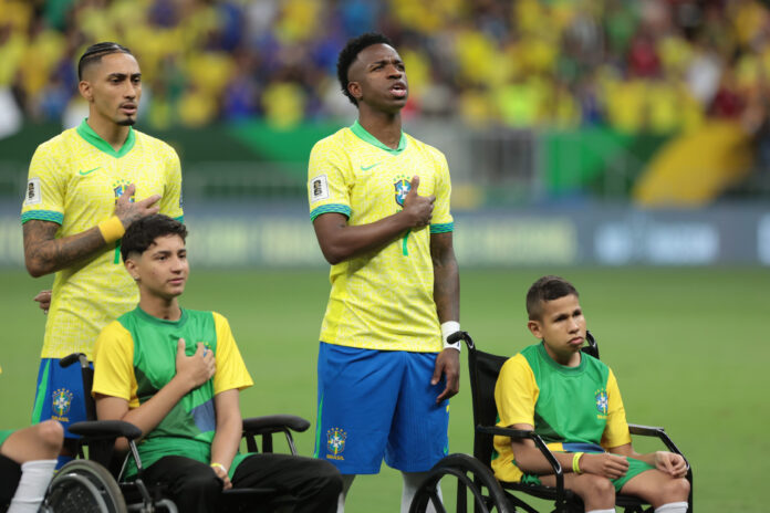 pequenos-pacientes-do-hospital-da-crianca-entram-em-campo-com-a-selecao