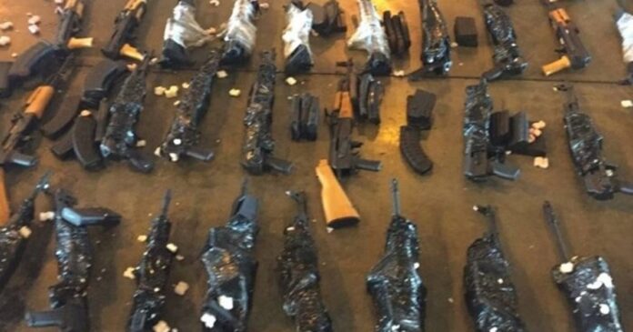 policial-federal-e-suspeito-de-liderar-esquema-de-armas-para-o-cv