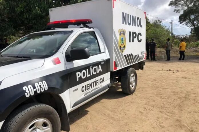 pb:-corpo-de-homem-e-encontrado-em-area-de-mangue;-policia-investiga