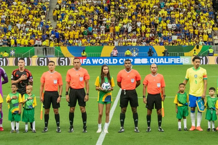 brasil-brilha-contra-a-colombia-e-duelo-tem-recorde-de-publico