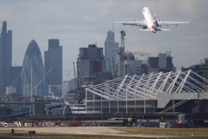 apos-incendio,-aeroporto-de-heathrow-volta-a-operar-completamente