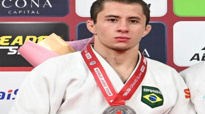 com-apenas-20-anos,-michel-augusto-conquista-prata-no-grand-slam-de-tbilisi