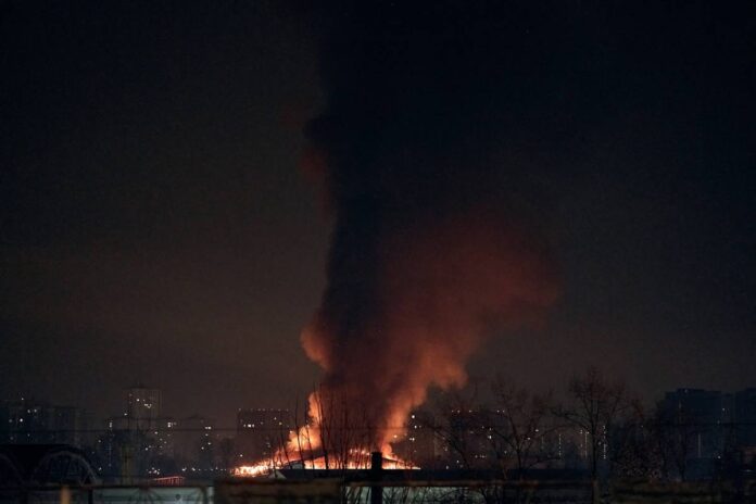 ataque-de-drone-russo-em-kiev-deixa-dois-mortos-e-provoca-incendios