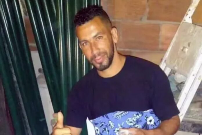 homem-e-assassinado-com-facao-de-churrasco-em-praca-do-rio-de-janeiro