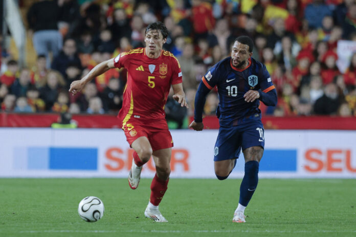 memphis-marca,-se-aproxima-da-artilharia-da-holanda,-mas-ve-espanha-avancar-na-liga-das-nacoes