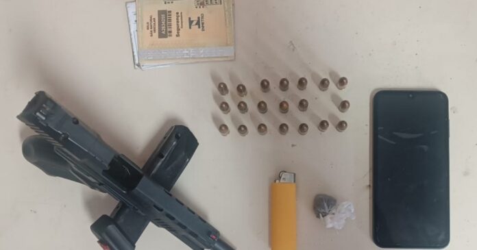 pm-prende-tres-homens-e-apreende-arma-de-fogo-em-simoes-filho