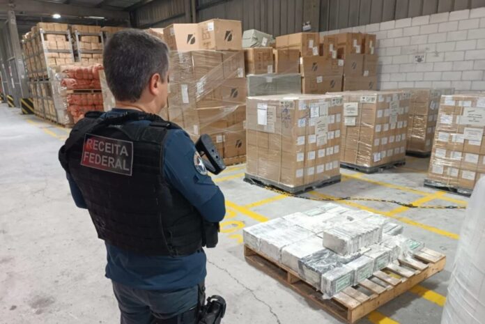pcc-corrompeu-agentes-da-receita-em-portos-e-aeroportos,-diz-pf