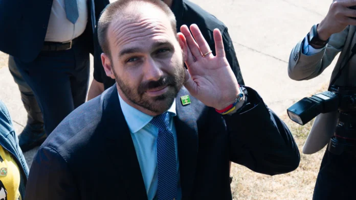 eduardo-bolsonaro-nos-eua-enfraquece-pl-e-embaralha-direita-para-2026,-avaliam-aliados-e-rivais