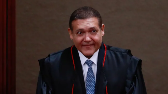 kassio-interrompe-julgamento-de-zambelli;-stf-tem-5-votos-para-condenacao-e-perda-de-mandato