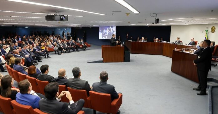 stf-adia-votacao-sobre-recebimento-de-denuncia-contra-bolsonaro-e-aliados;-entenda 