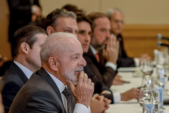 lula-se-encontra-com-representantes-de-sindicatos-japoneses