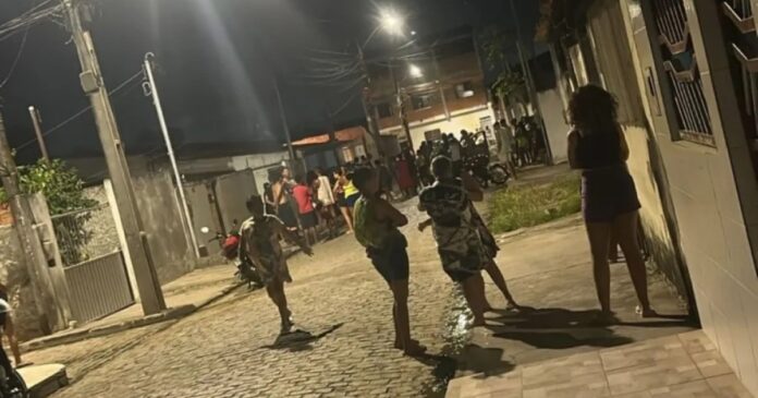 homem-e-morto-a-tiros-em-travessa-de-bairro-de-feira-de-santana
