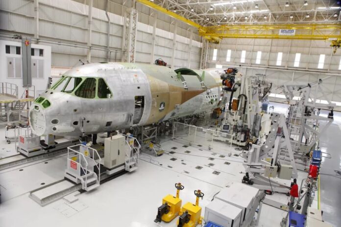 lula-no-japao:-embraer-assina-venda-de-15-jatos-para-empresa-japonesa
