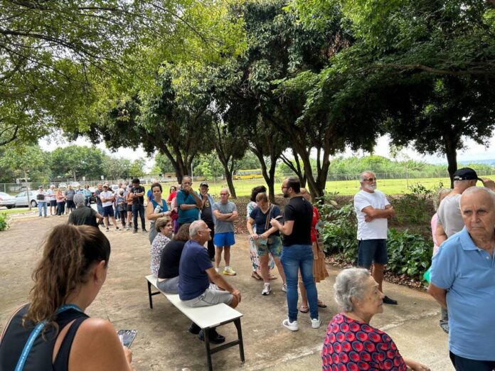 vacinacao-contra-a-gripe-tem-longa-fila-no-posto-de-saude-da-612-sul